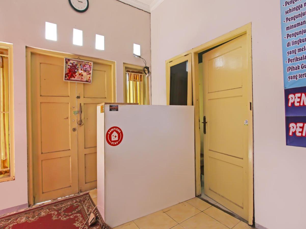Oyo 3060 Al Fatih Guest House Syariah Tegal  Exterior foto